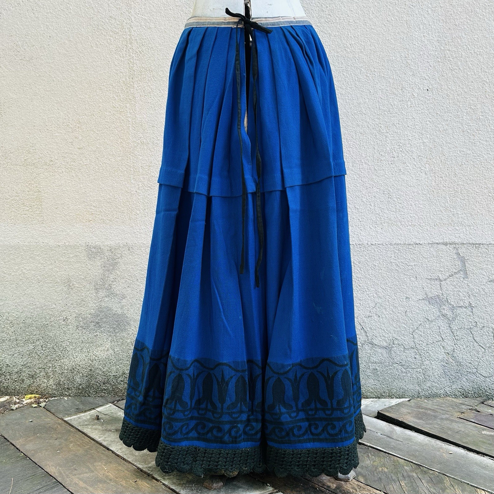 Antique Victorian 1880s Blue Wool Skirt Pennsylvania German Folk Art Tulip Woven