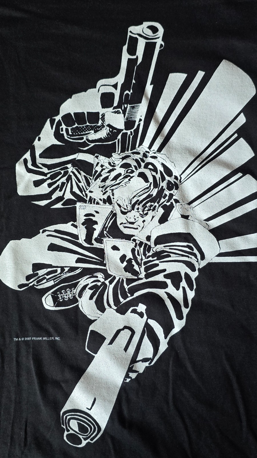 FRANK MILLER\'S SIN CITY COMIC GRAPHITTI DESIGNS 2007 SHIRT L HANES