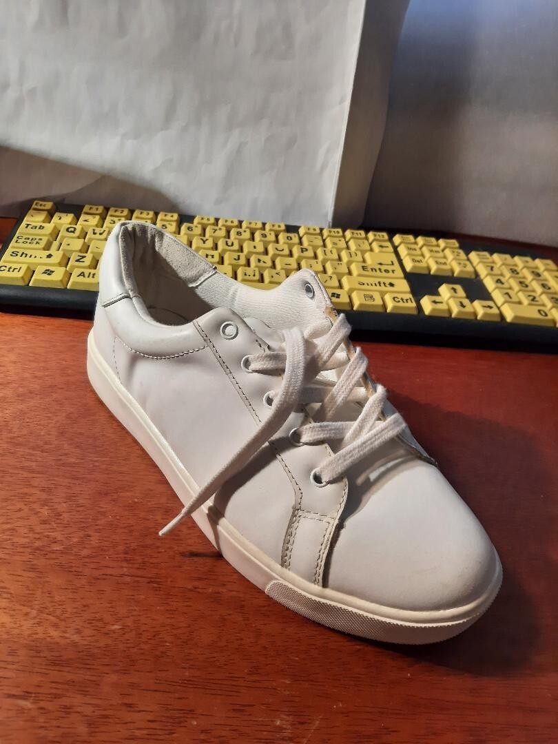 Sam Edelman Women Ethyl Low Top Sneaker White Sz4 Worn Once Excellent Condition