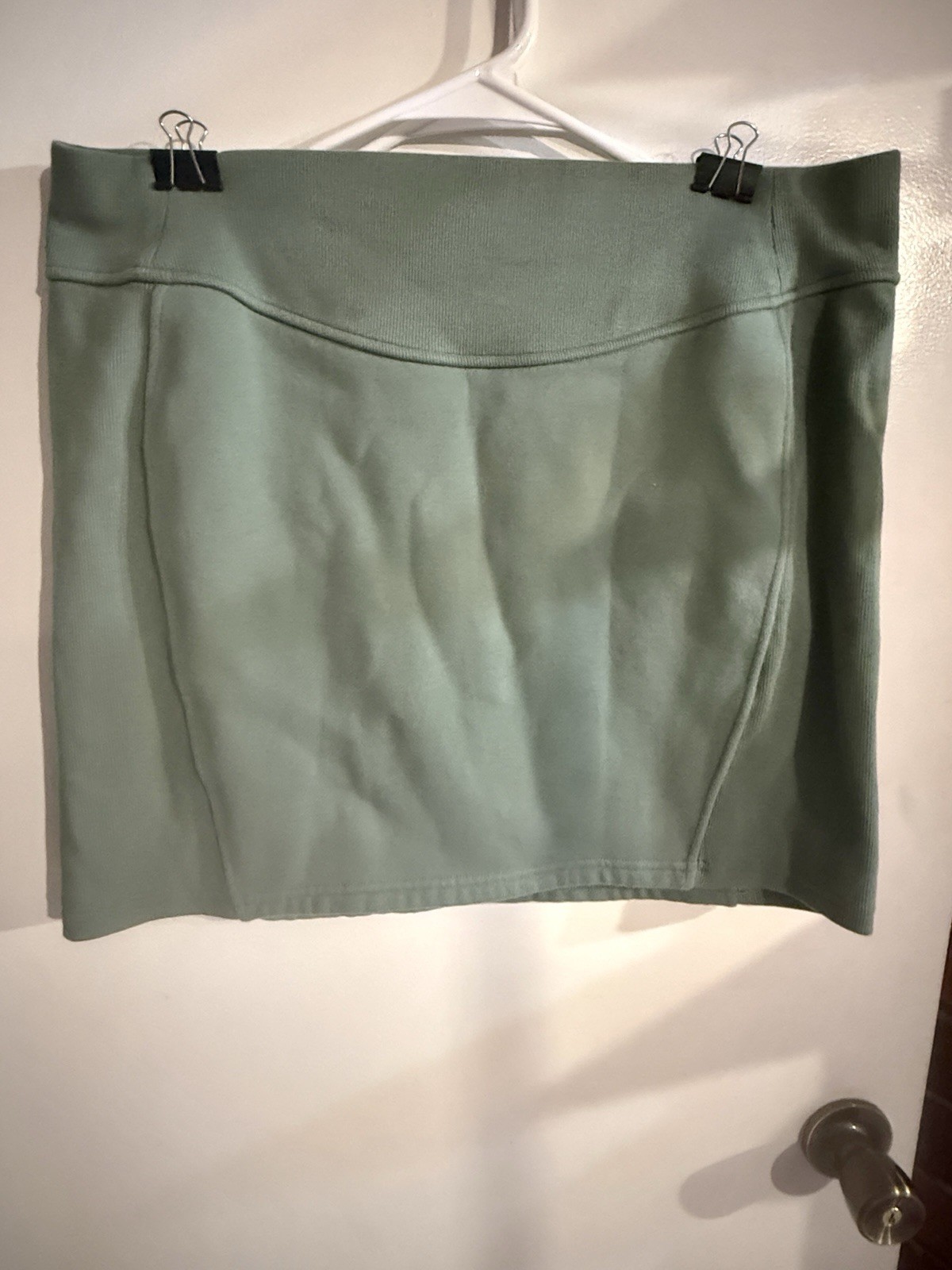 Lululemon Women’s XL Olive Green Mini Skirt Stretch Pull On Wide Waistband
