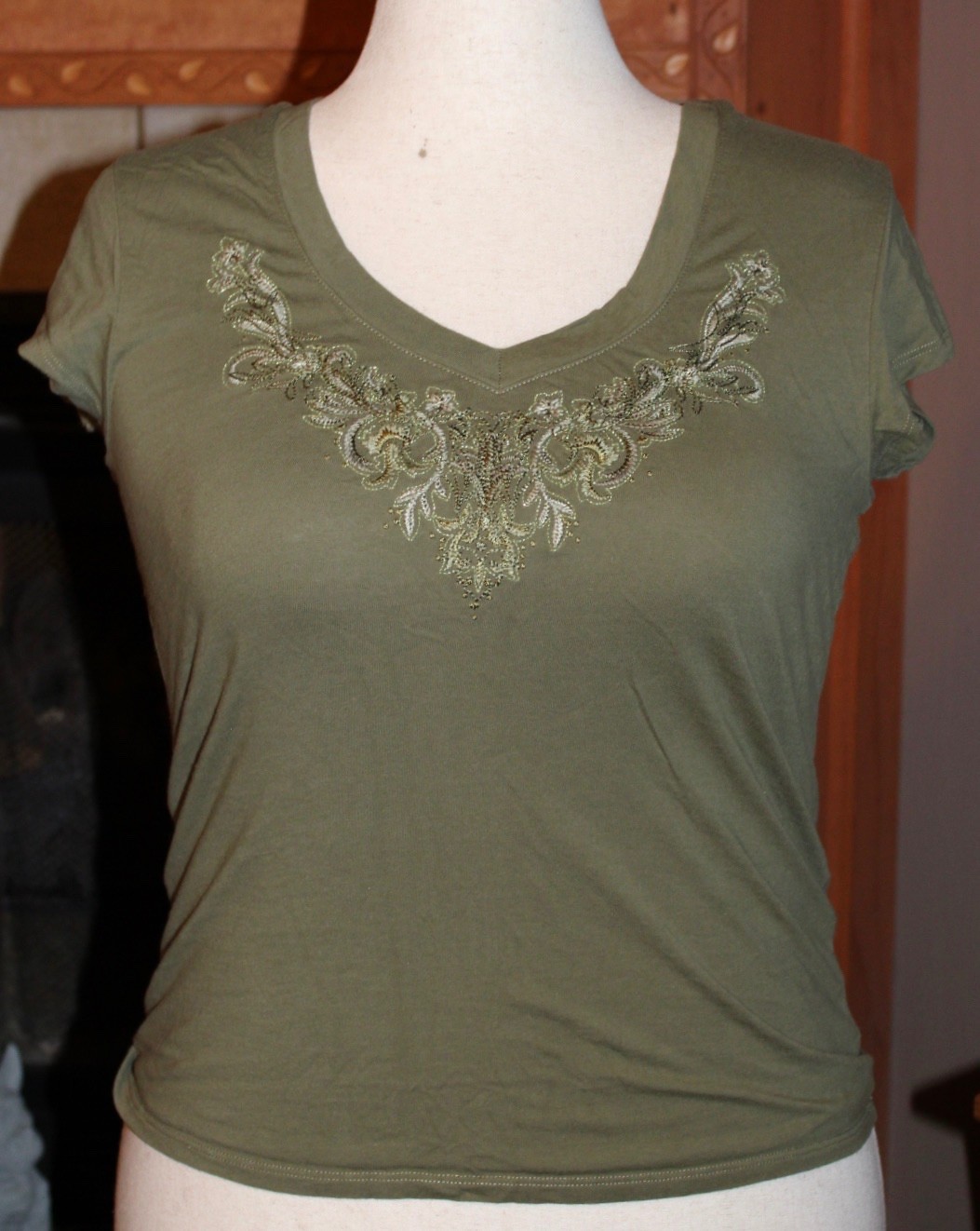 Large NWOT a.n.a. Green Embroidered Trim Cap Sleeve Cotton Tee