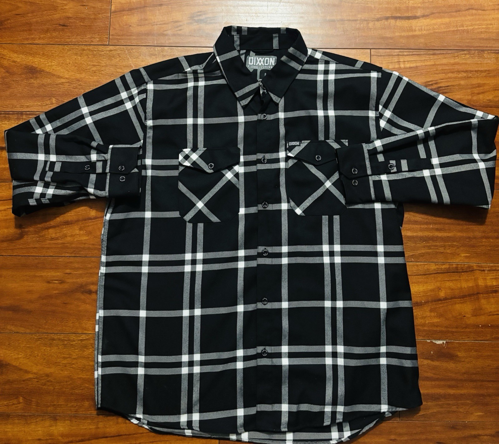DIXXON FLANNEL MEN’S Sz XXXL  Black/white  \