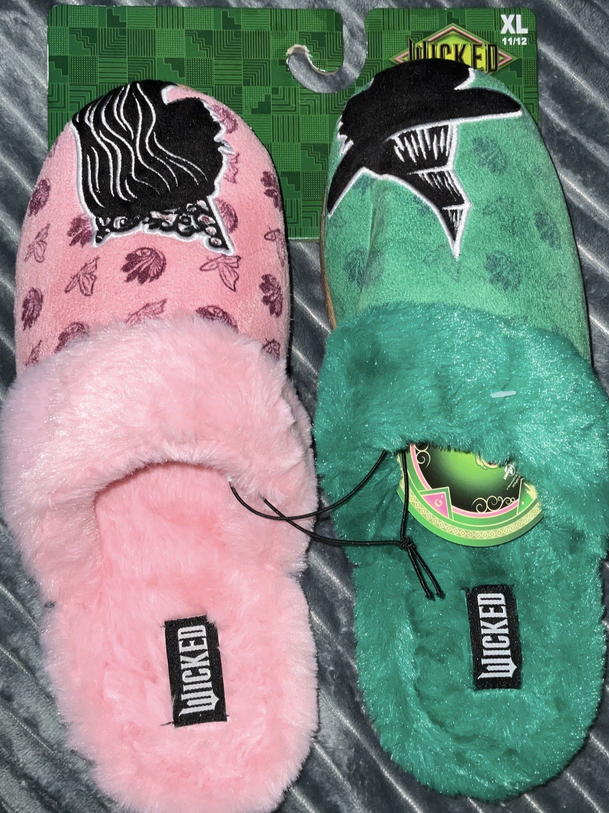Wicked Movie Green & Pink Defy Gravity Women\'s Platform Slippers Size 11 /12 New