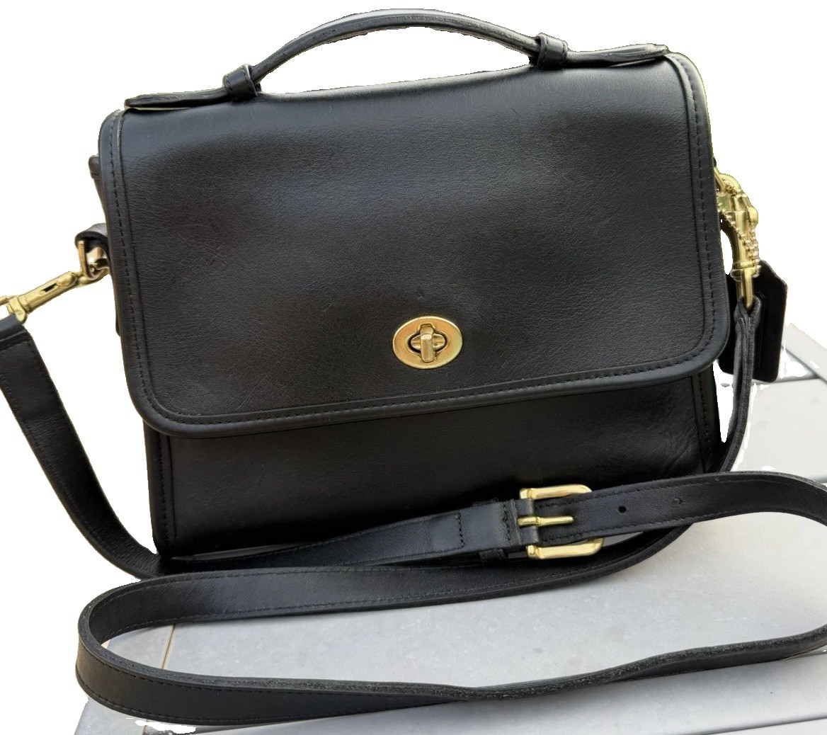Vintage Coach Court Bag (9870)  Black Glovetanned Leather Crossbody / Satchel