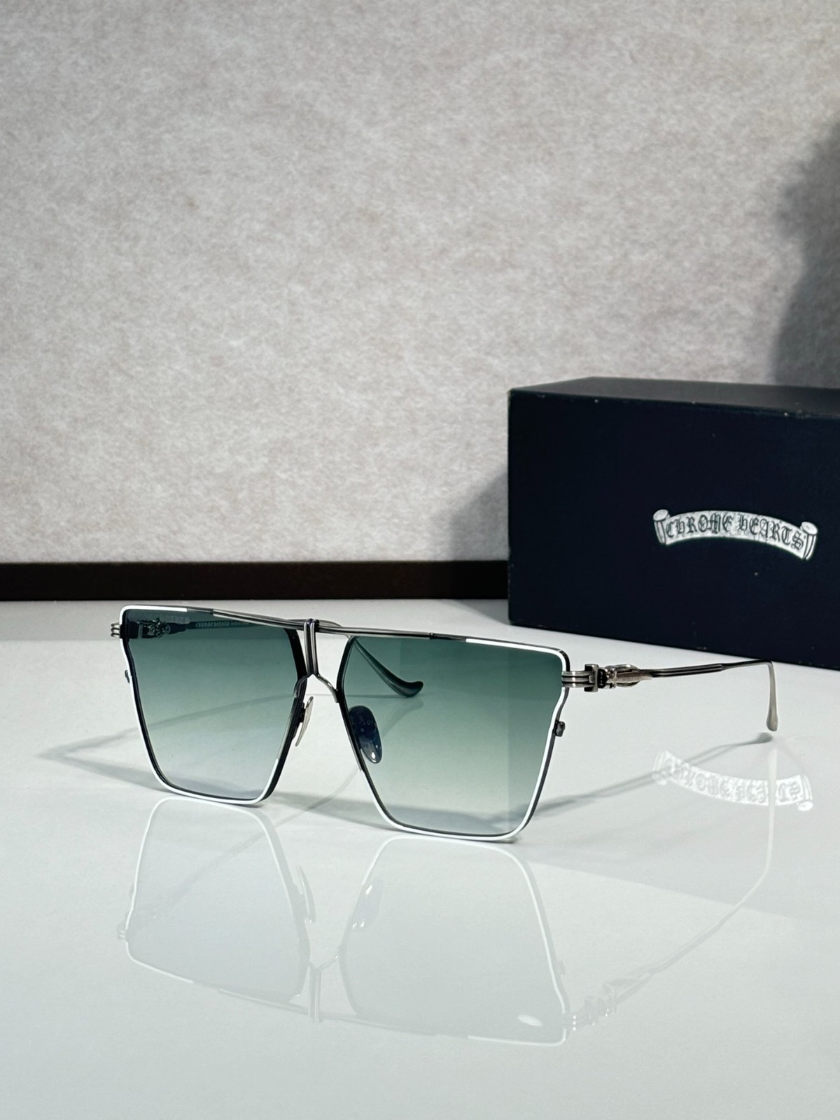 CHROME HEARTS NIPPLY Silver Oversized Square Sunglasses Green Gradient Lenses
