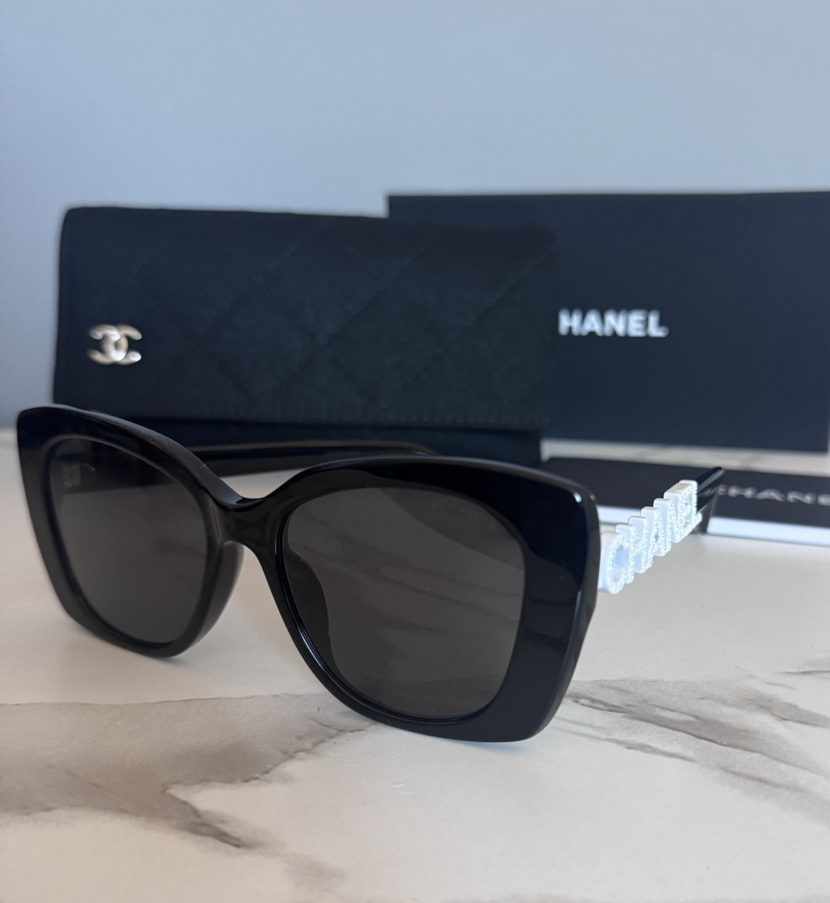 CHANEL CH5422B Women Sunglasses Black/White Frame with LOGO Perfect GIFT NEW