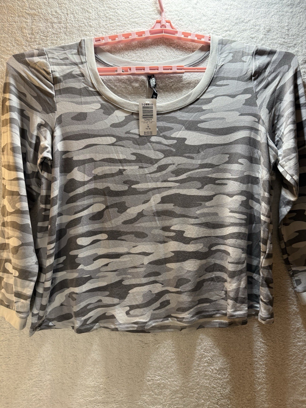 Torrid Gray Camo Long Sleeve Tee Shirt Women’s Size 1 14/16 Lightweight NWT