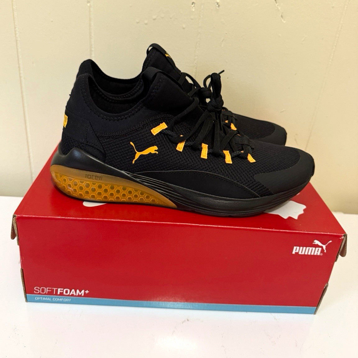 PUMA Men\'s Black/yellow Low Top Lace-Up Athletic Sneakers Solid Pattern New Box