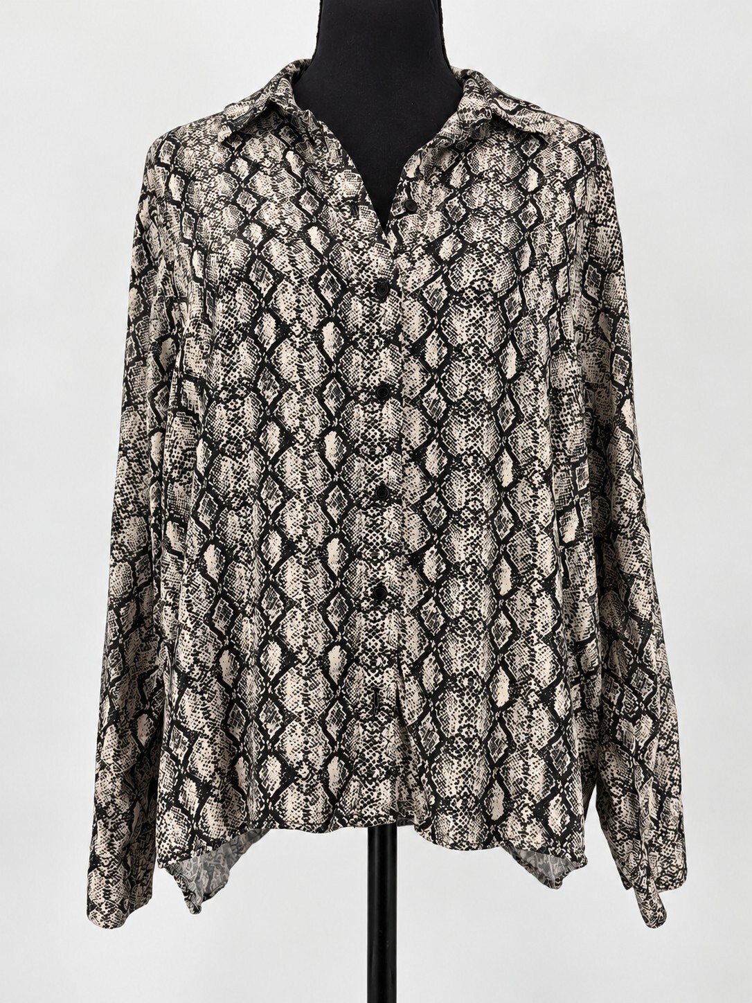 Zara womens satin effect loose animal pattern button up blouse size xl