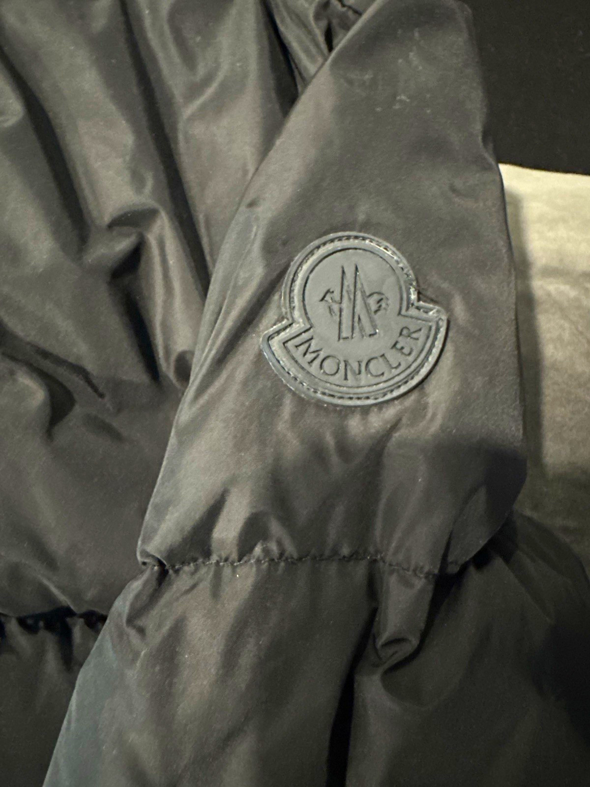 Moncler Men\'s Black Hooded Puffer Jacket Nylon Logo Full Zip Size L