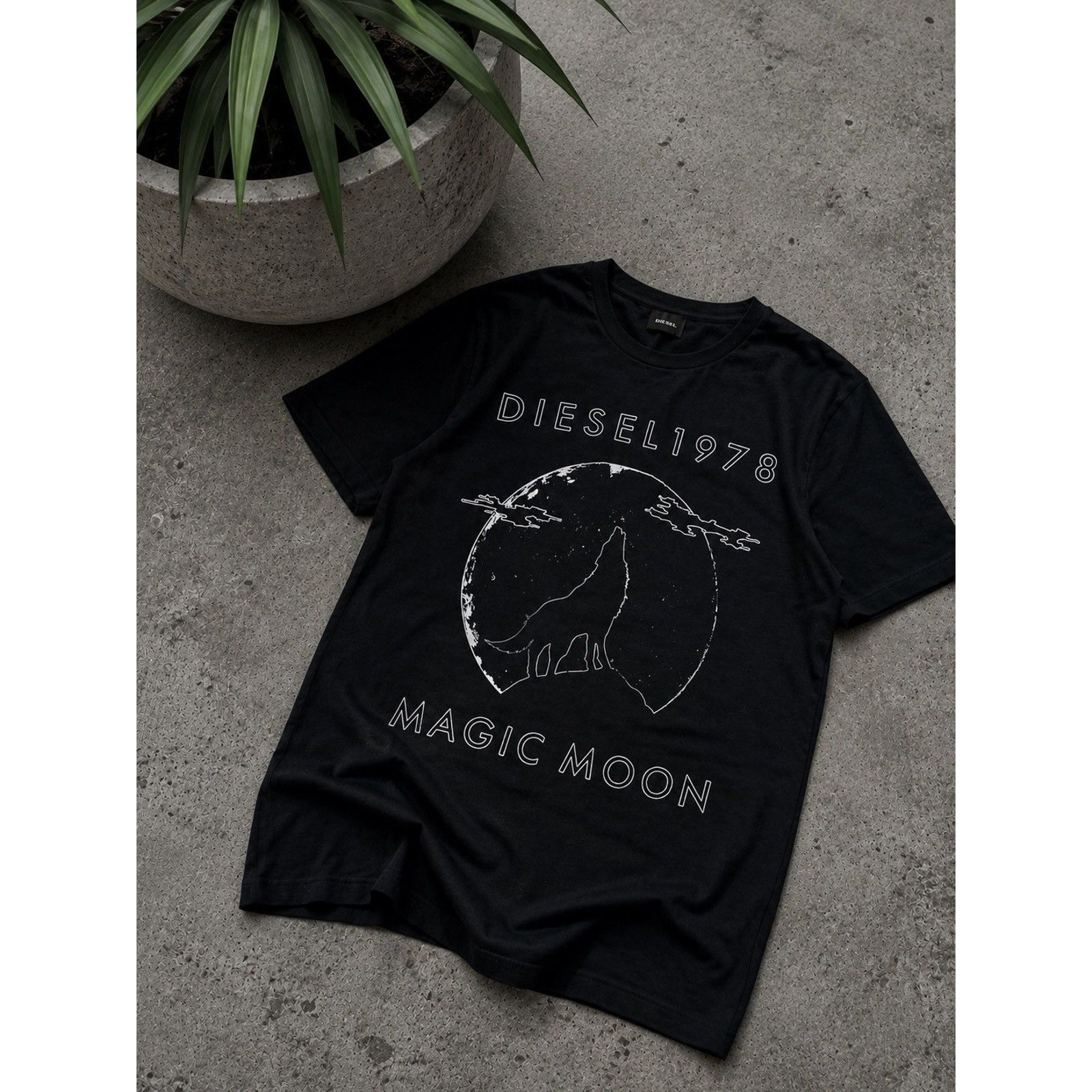 Diesel 1978 Magic Moon Wolf Graphic T-Shirt Black
