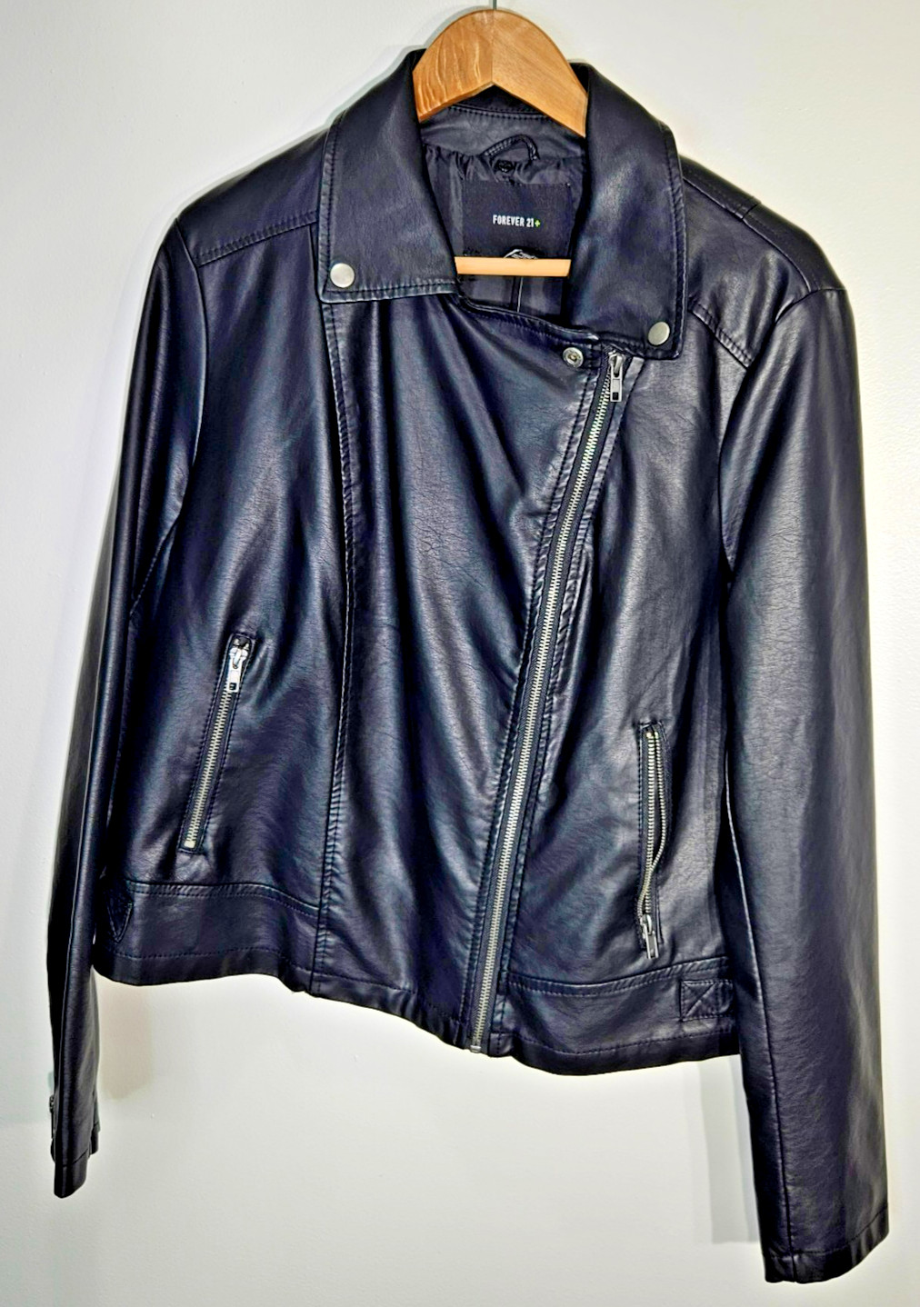 Forever 21+ Plus Size 0x Black Faux Leather Moto Biker Jacket Asymmetrical Zip
