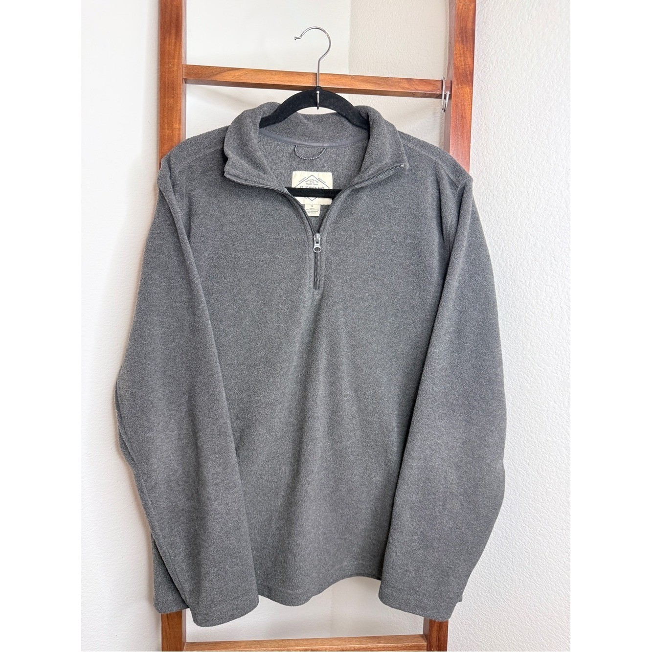 St. John\'s Bay Quarter-Zip Fleece Pullover Men Size M Gray Good Mock Neck Soft