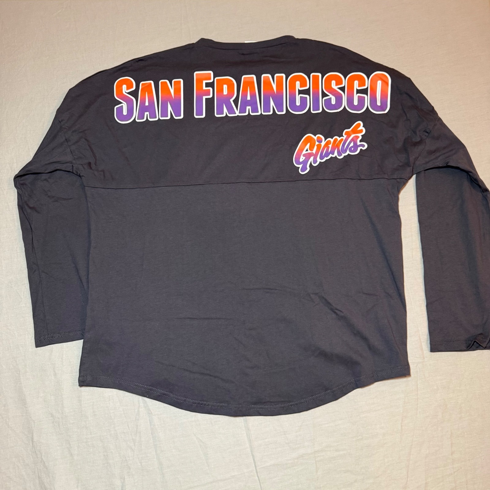 San Francisco Giants gray long sleeve shirt