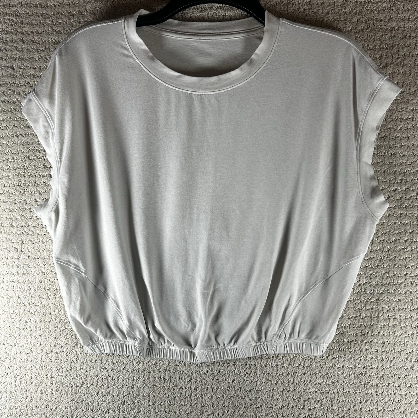 Lululemon Women\'s Short Sleeve Shirt Beige Rip tag removed see measurement pics