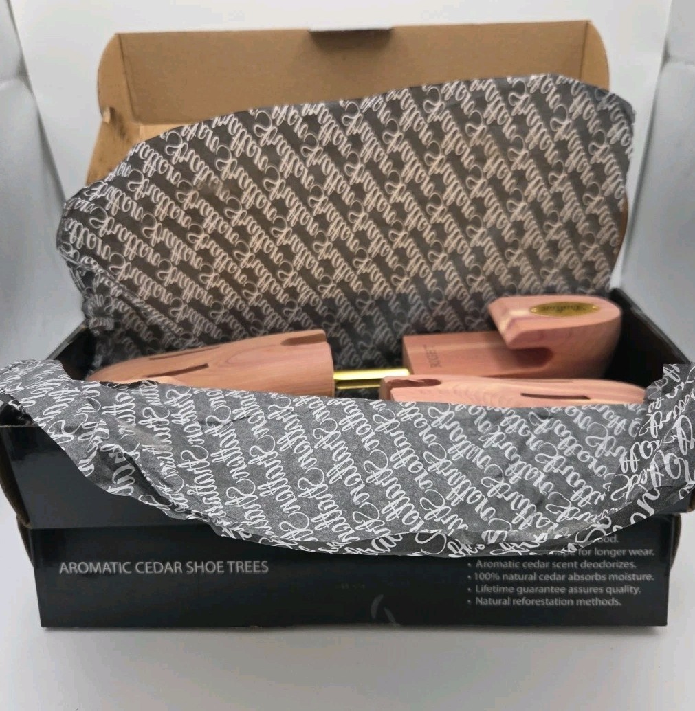 Stratton Cedar Shoe Tree Men  Widener & Shaper size large 10.5 - 11.5, 2 Pairs