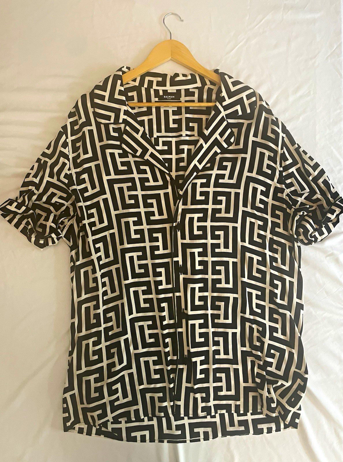 Balmain Paris Men\'s XL Black/White Geometric Short Sleeve Button-Up Shirt