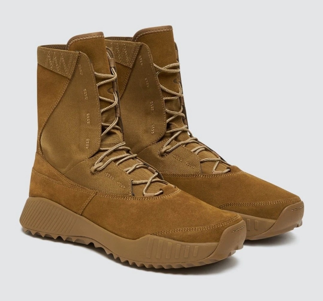 OAKLEY ELITE ASSAULT BOOTS COYOTE SIZE 11 BRAND NEW IN THE BOX AR-670-1 