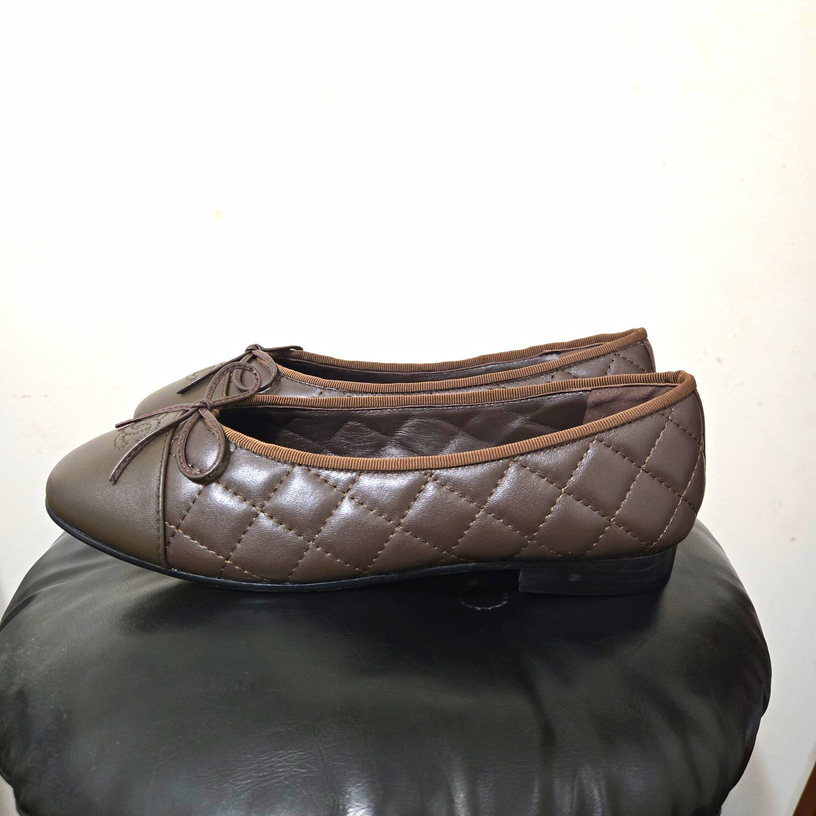 CHANEL Brown Quilted Leather Ballet Flats CC Logo Bow Slip-On Women 40C EU