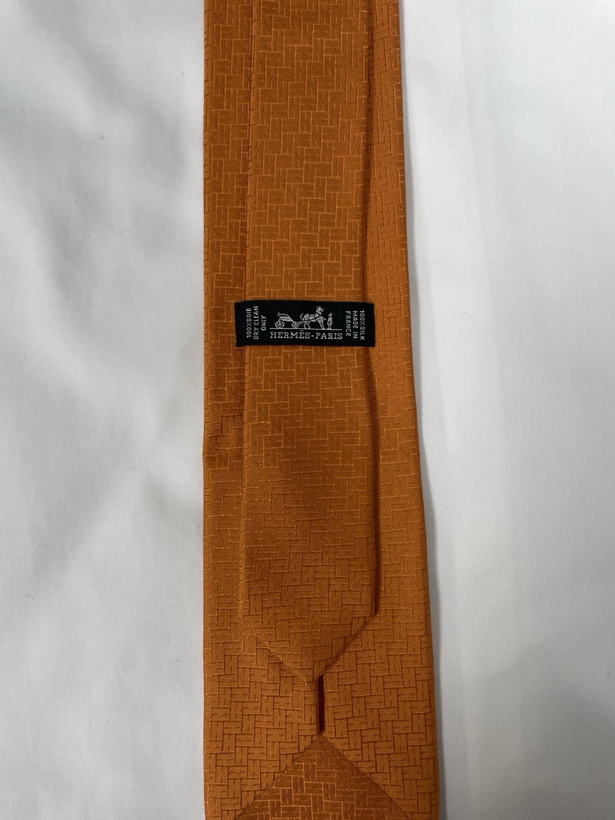 Hermes 100% Silk Men’s Tie Orange “Faconnee H 24” Geometric Pattern 