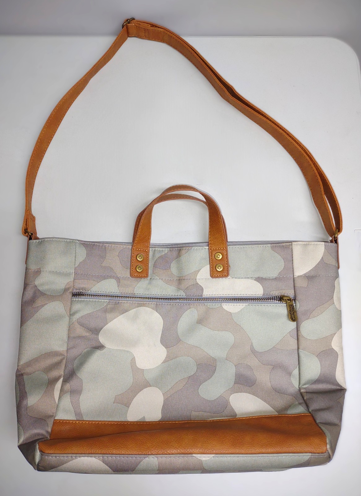Thirty-One Step Up Tote in Soft Camo