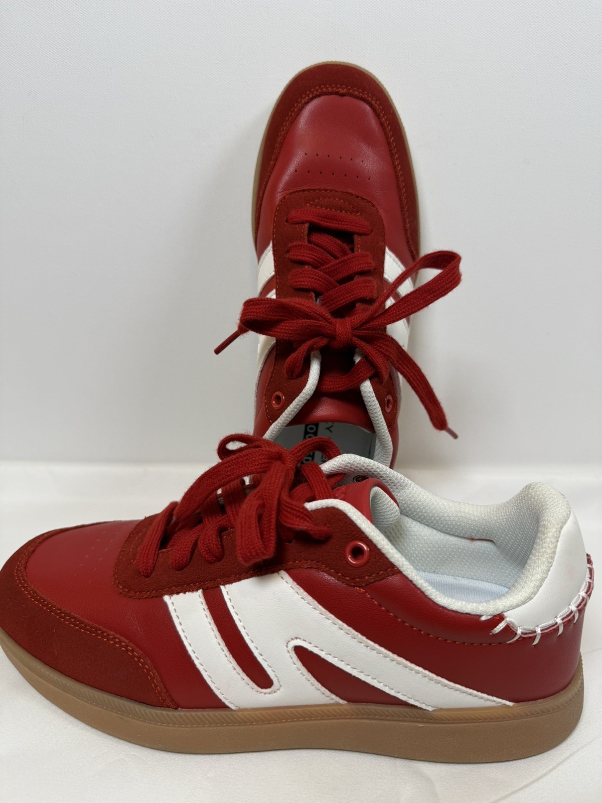 Lucky Step Air Cooled Women’s 8 1/2 Red White Retro Vibes Lows Athletic 