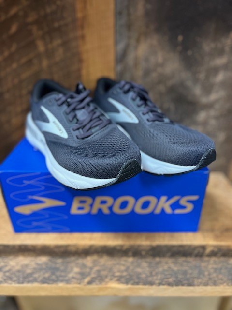NIB 120414-016 Brooks Ariel GTS 24 Women\'s Black Motion Control Shoe