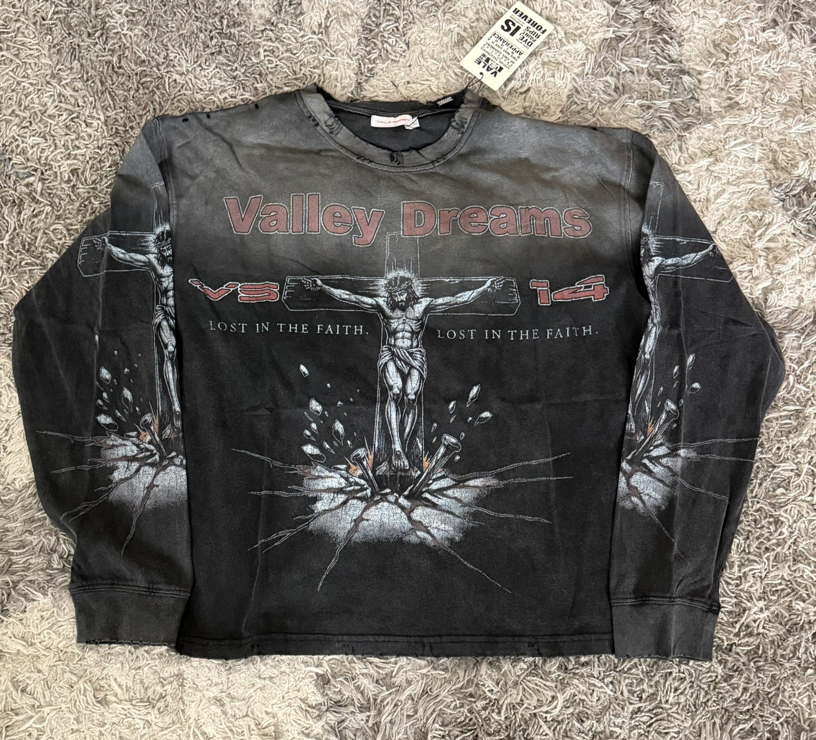 Vale Forever Concrete Cross Distressed Long Sleeve in Size XL (Brand New in Bag)