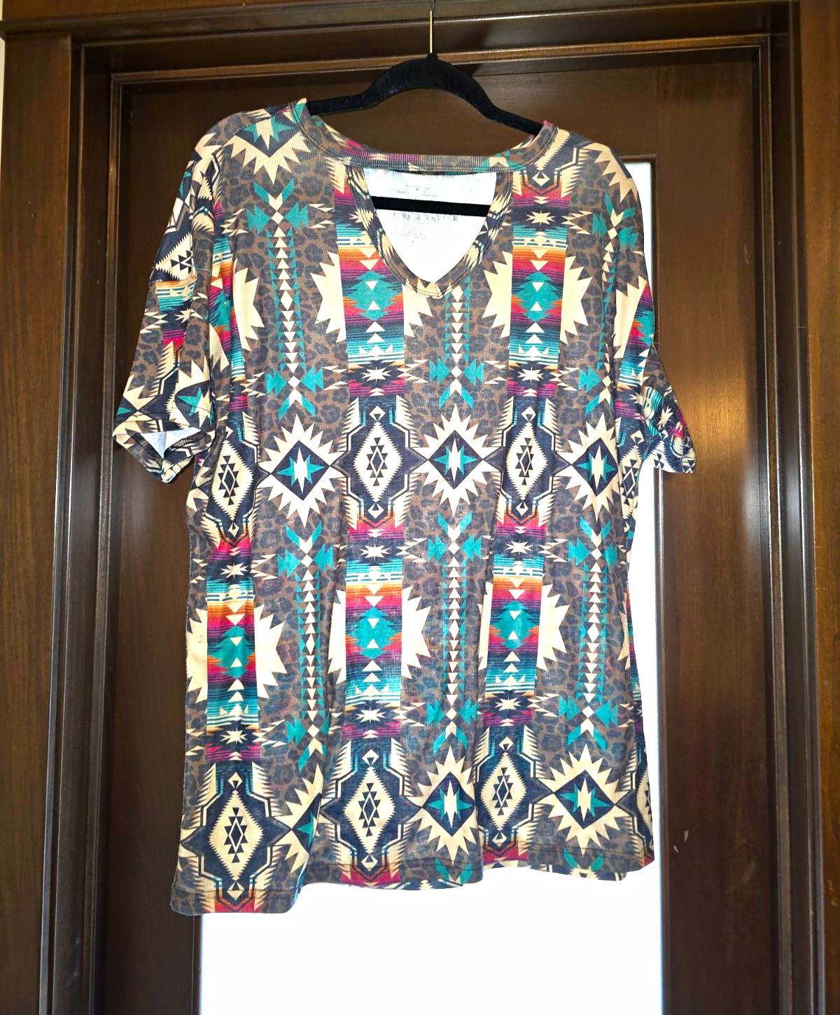 Crazy Train Women\'s Multicolor Geometric Western V-Neck Cut-Out Tee, XL