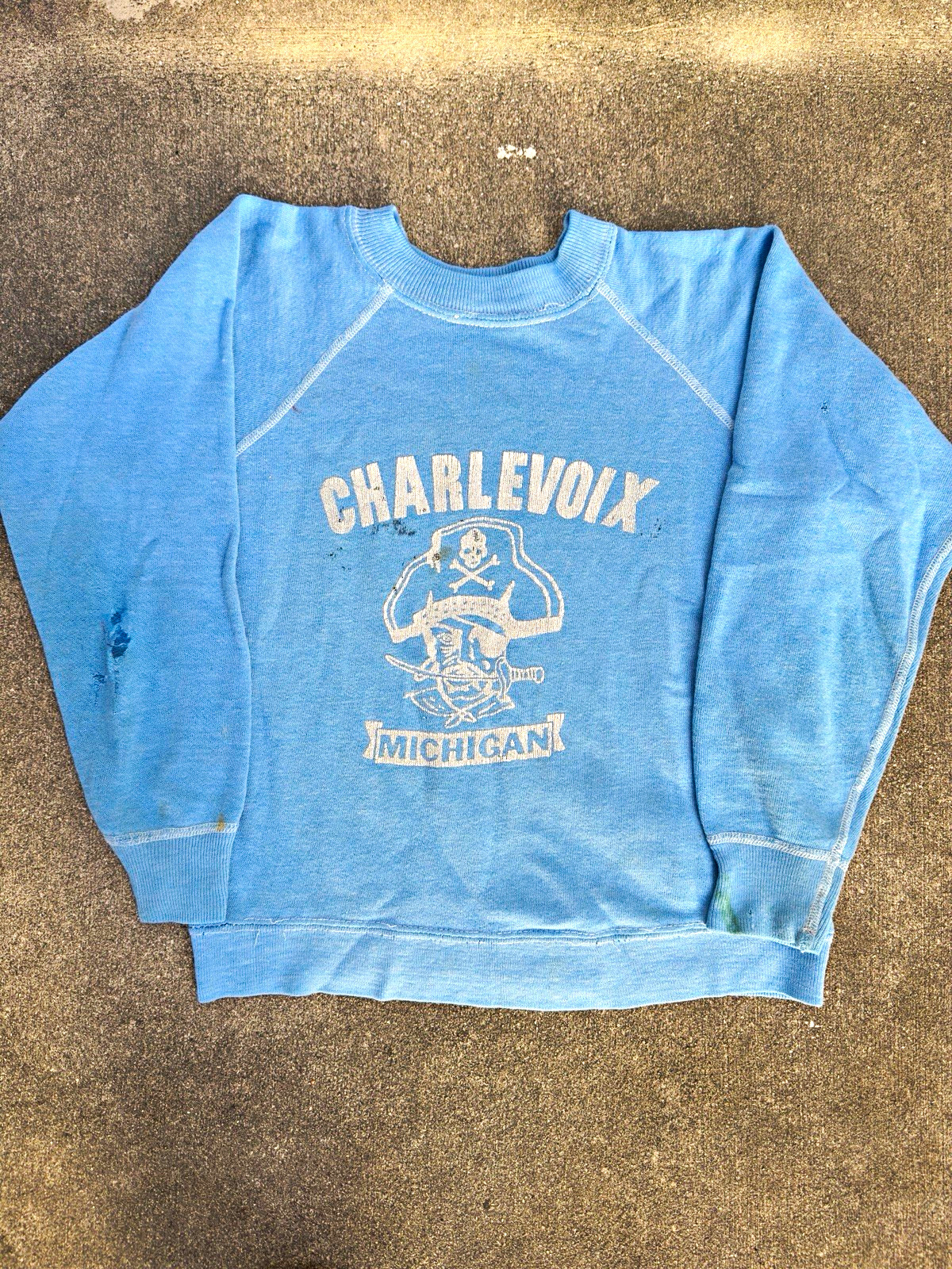 Vintage 60s Charlevoix Michigan Graphic Crewneck Youth Sweatshirt Blue Cotton