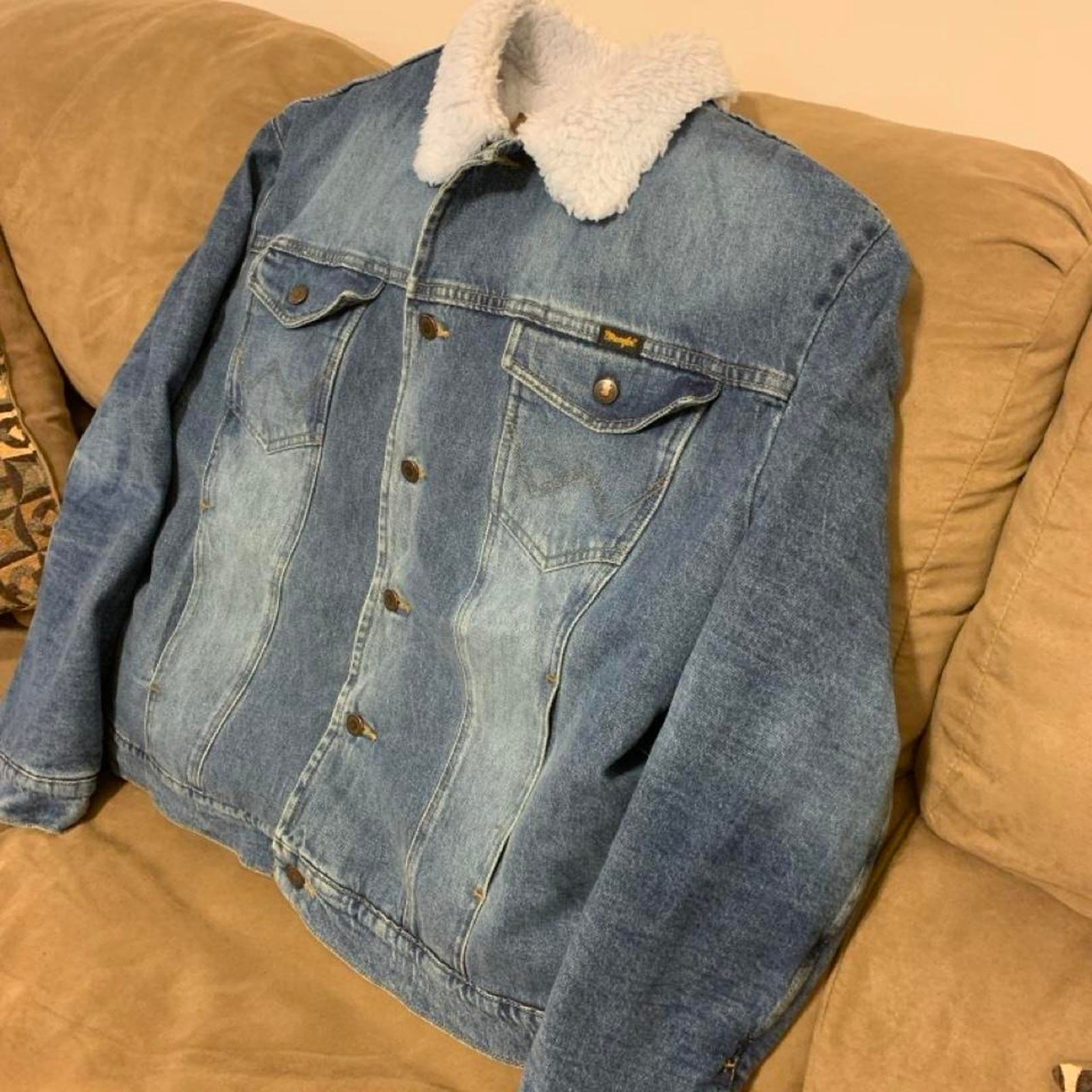 Vintage Wrangler Authentic Western long-sleeve sherpa-lined denim trucker jacket