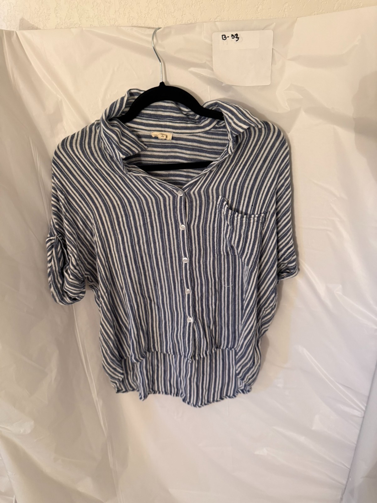 En Creme blue white striped shirt S