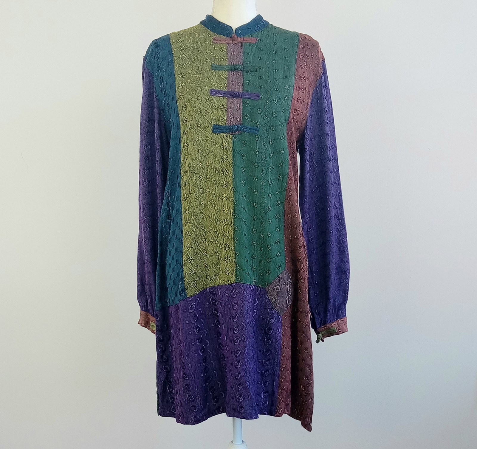 NWT Medium SACRED TREADS Embroidered Rustic Patchwork \'Mandarin-Toggle\' Tunic