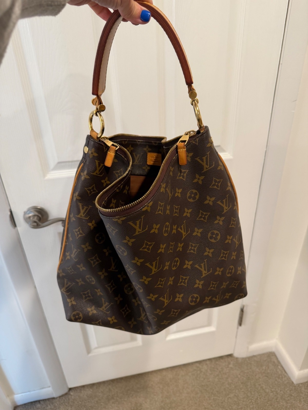 Authentic Louis Vuitton Sully MM Monogram Shoulder Bag