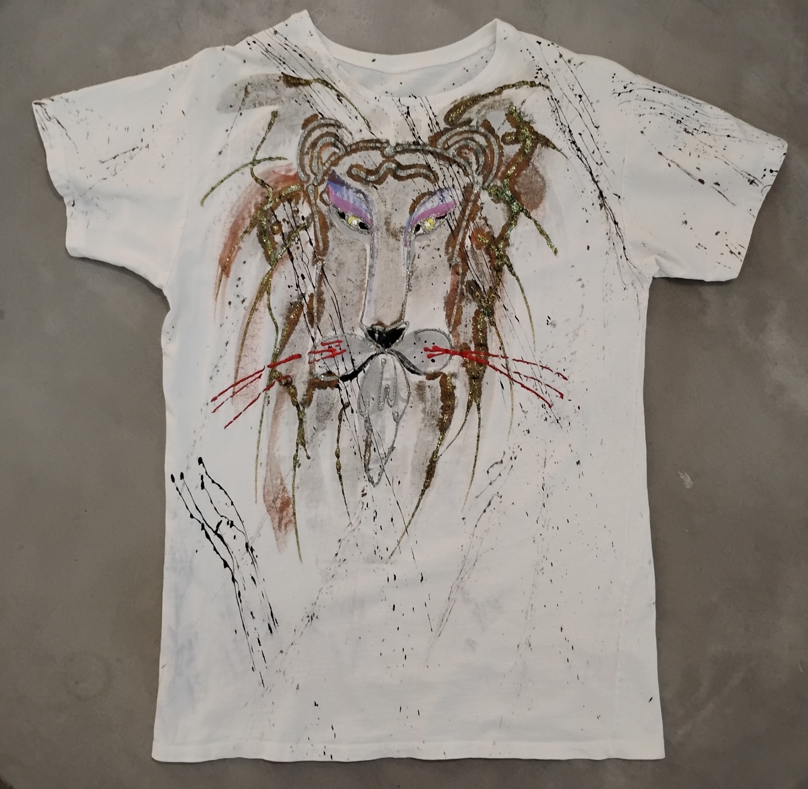 Vintage 90s Handpainted Lion Artwear Splatter Sparkle Short SleeveT Shirt Size L