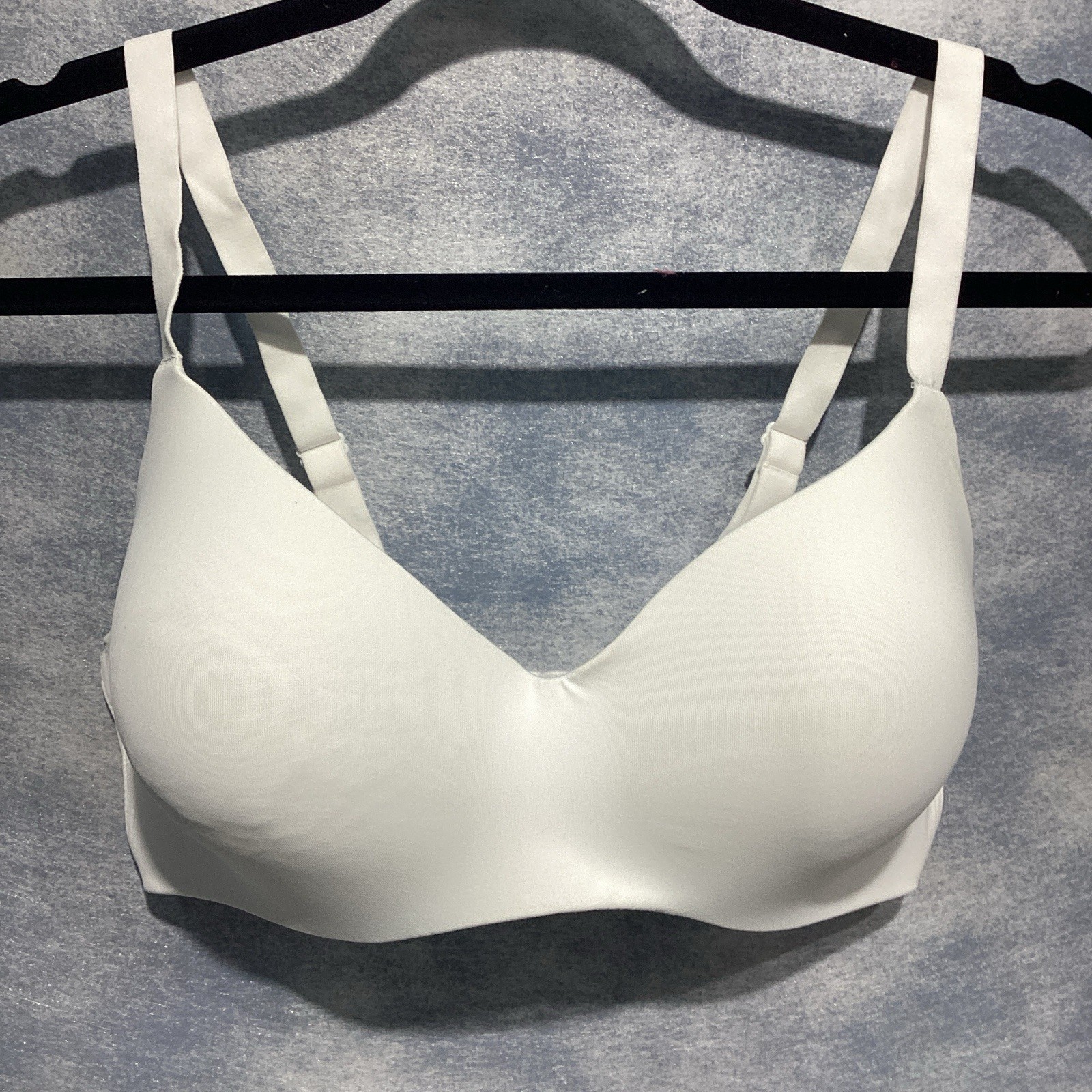 Hanes Bra White Wireless XL Smooth Cup Multi-way Strap