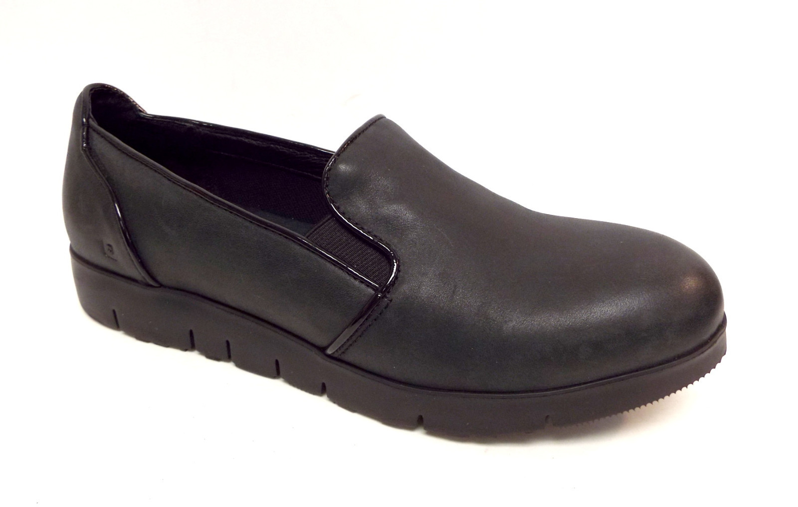 New TSUBO Size 10 EBONEE Black Leather Loafers Shoes