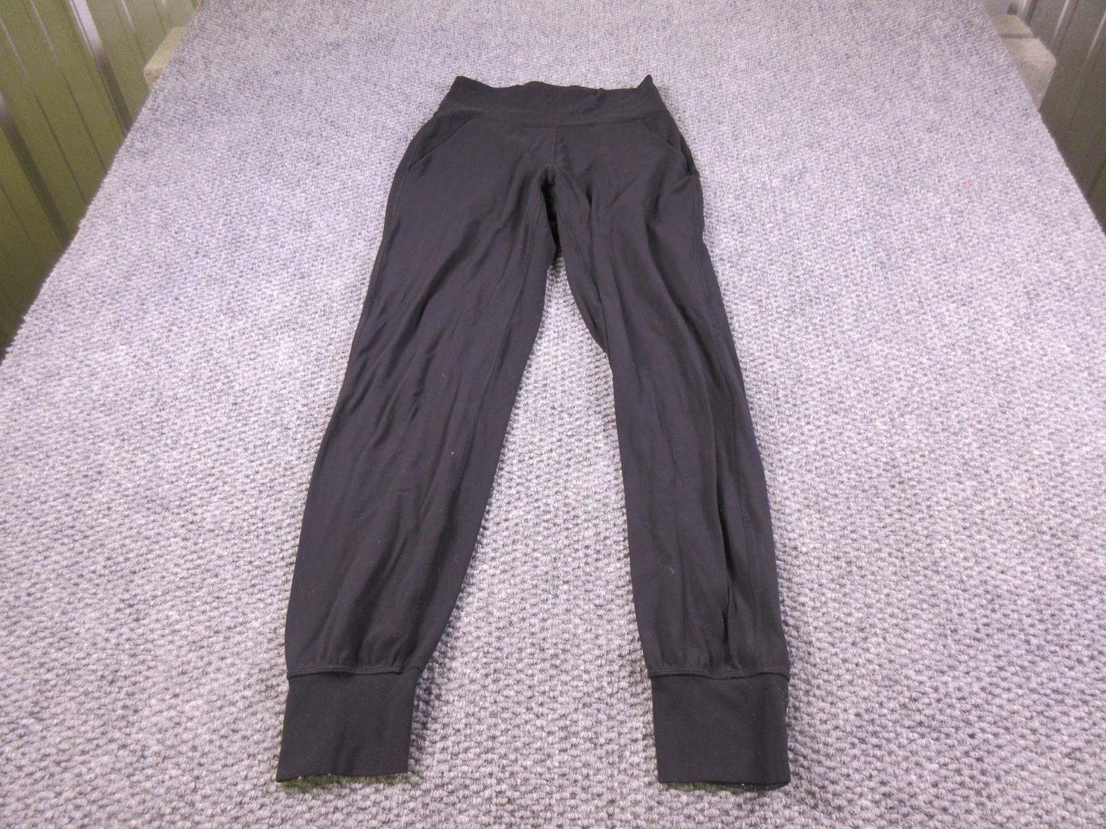 Lululemon Jogger Pants Womens 4 Black Knit Elastic Waist Cuffed Pockets Athletic