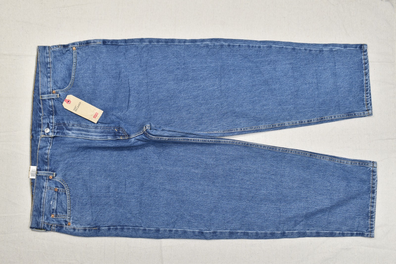 Levi\'s 550 Relaxed Fit Tapered Leg Men\'s Jeans Medium Wash 46x30 NWT