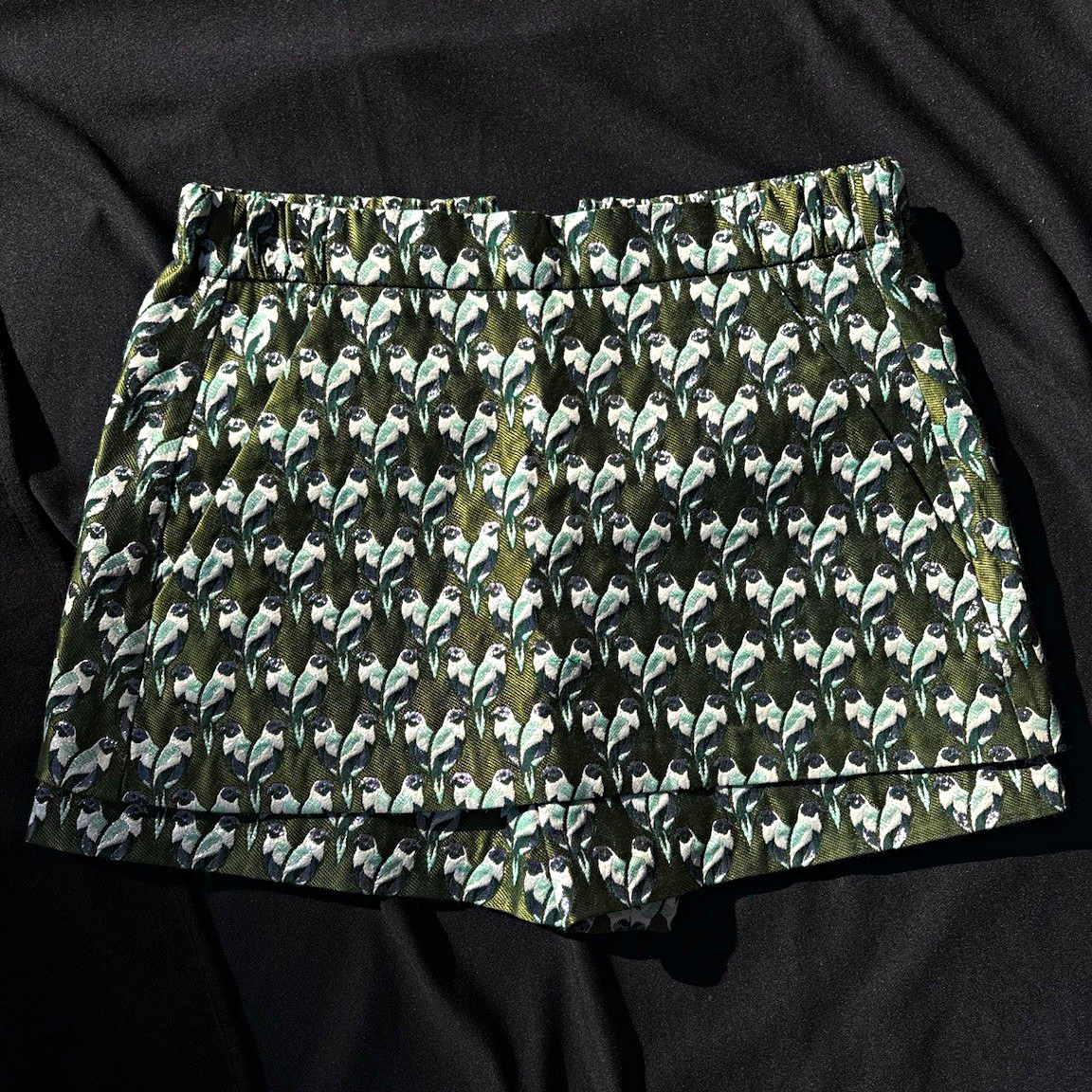 maje Women\'s EU 38 Green/White Bird Parrot Metallic Print Jacquard Skort