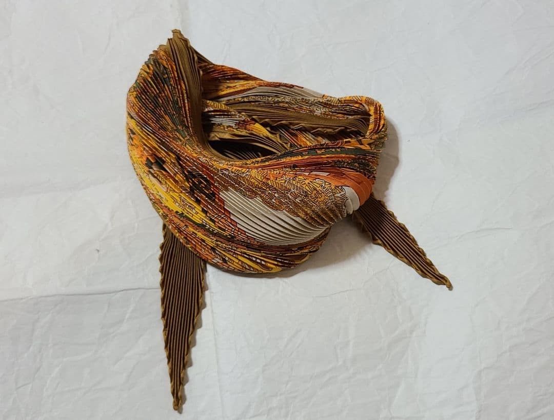 HERMES Silk Pleated Scarf Carre 90 Art des Steppes Vintage Excellent