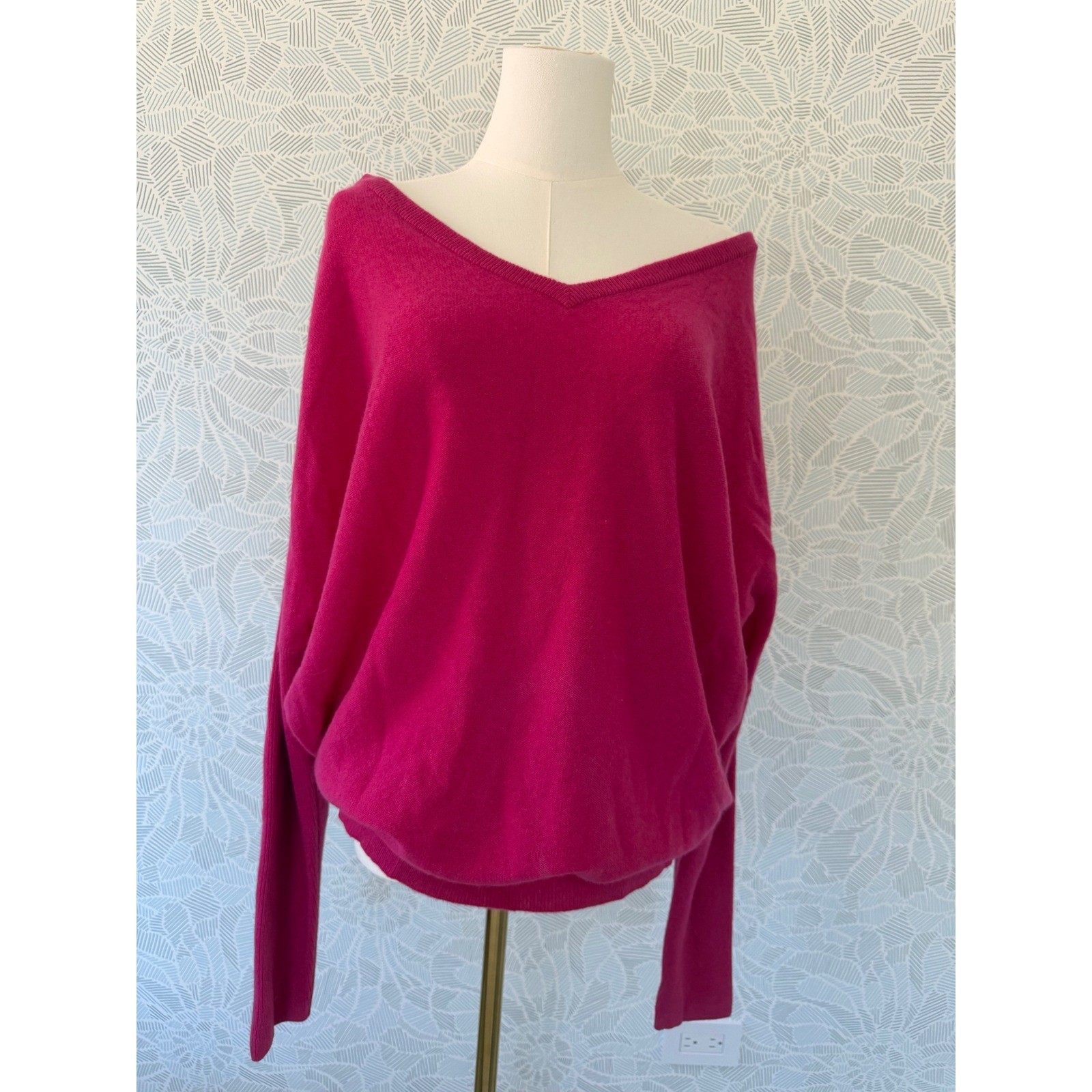 RETAIL $168 NWT Maeve Anthropologie Pink Cashmere Dolman V-Neck Sweater Large