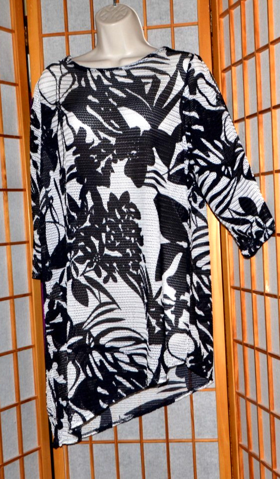 NWT CHICO\'S Travelers Collection $89 Navy Blue & White Knit Wheat Mesh Top ~ 2/L
