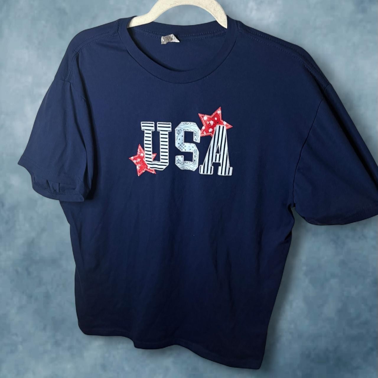 USA Patriotic Embroidered Graphic T-Shirt Medium
