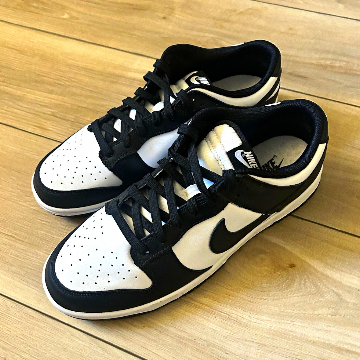 Nike Men\'s Black/White Colorblock Low Top Lace-Up Athletic Sneakers
