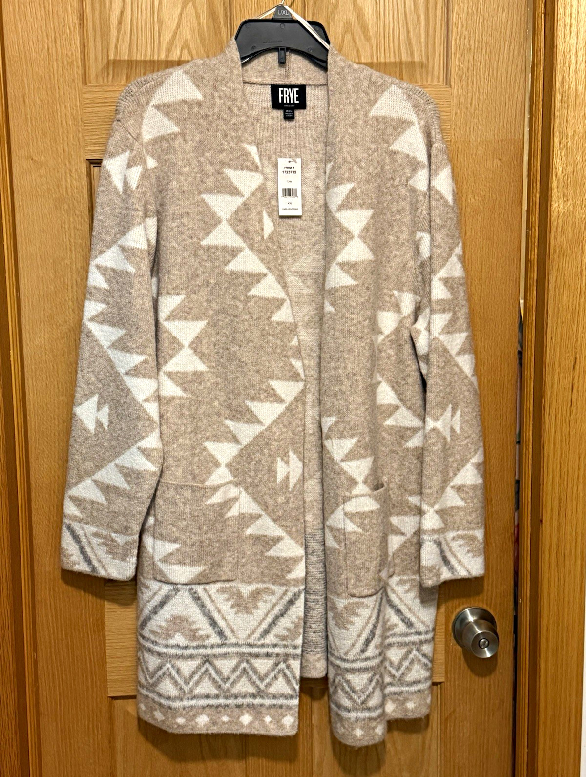 Frye Women\'s Open Front Knit Cardigan Geometric Beige and White w/pockets. XXL