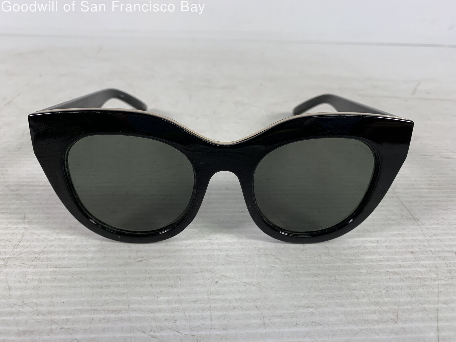 NEW Le Specs  Black Air Heart Emerald  UV Protection  Women\'s Cat Eye Sunglasses