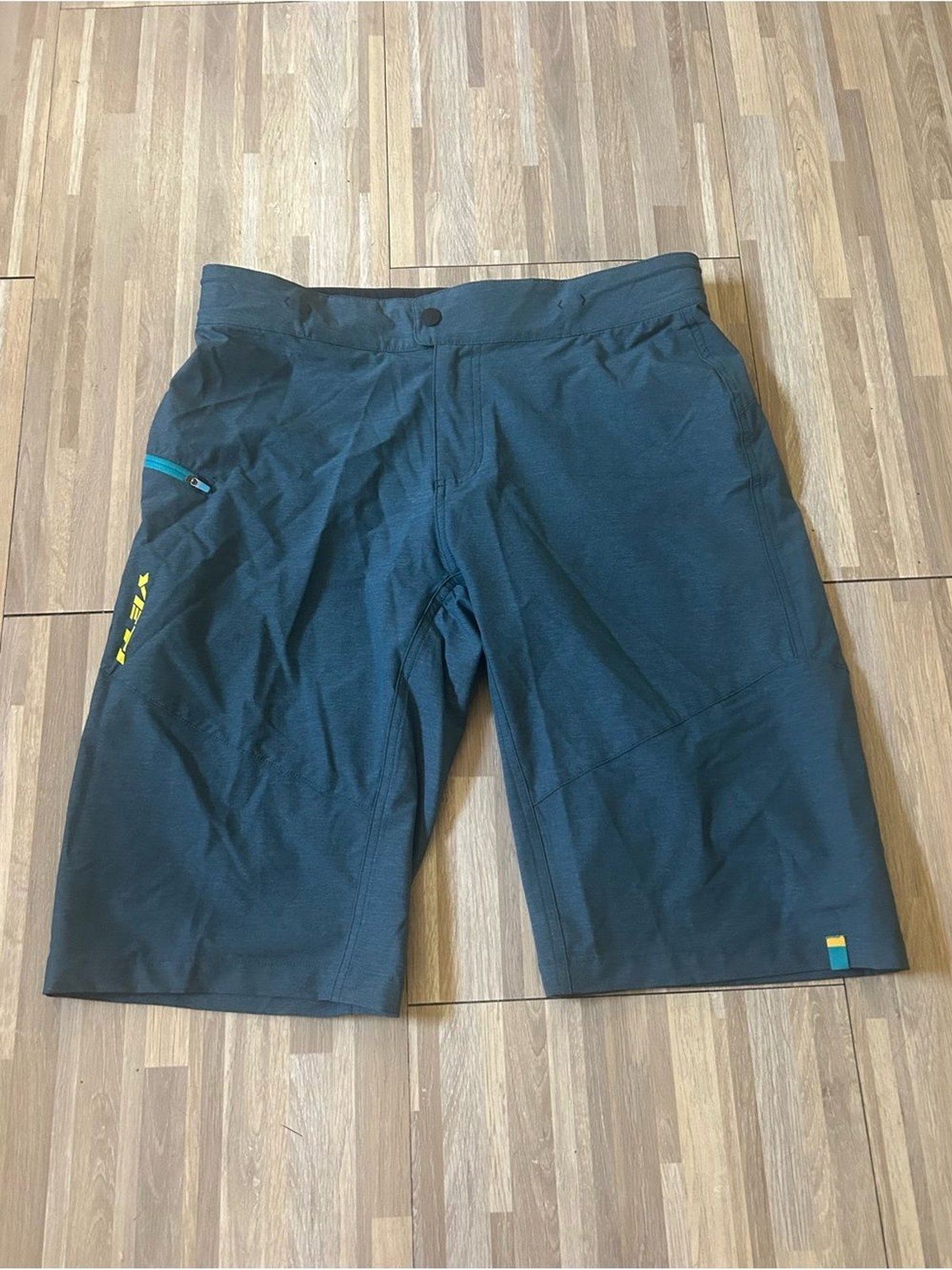 NWT Yeti Cycles Mason Shorts in Blue Size Medium Hiking Cycling