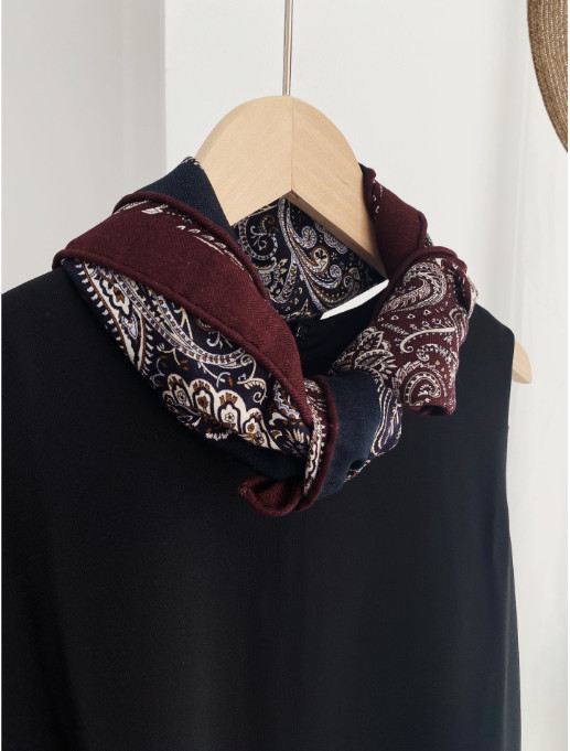 70% Cashmere 30% Silk Scarf Neckerchief Shawl 26\'\' Bandanna totem Print Wrap