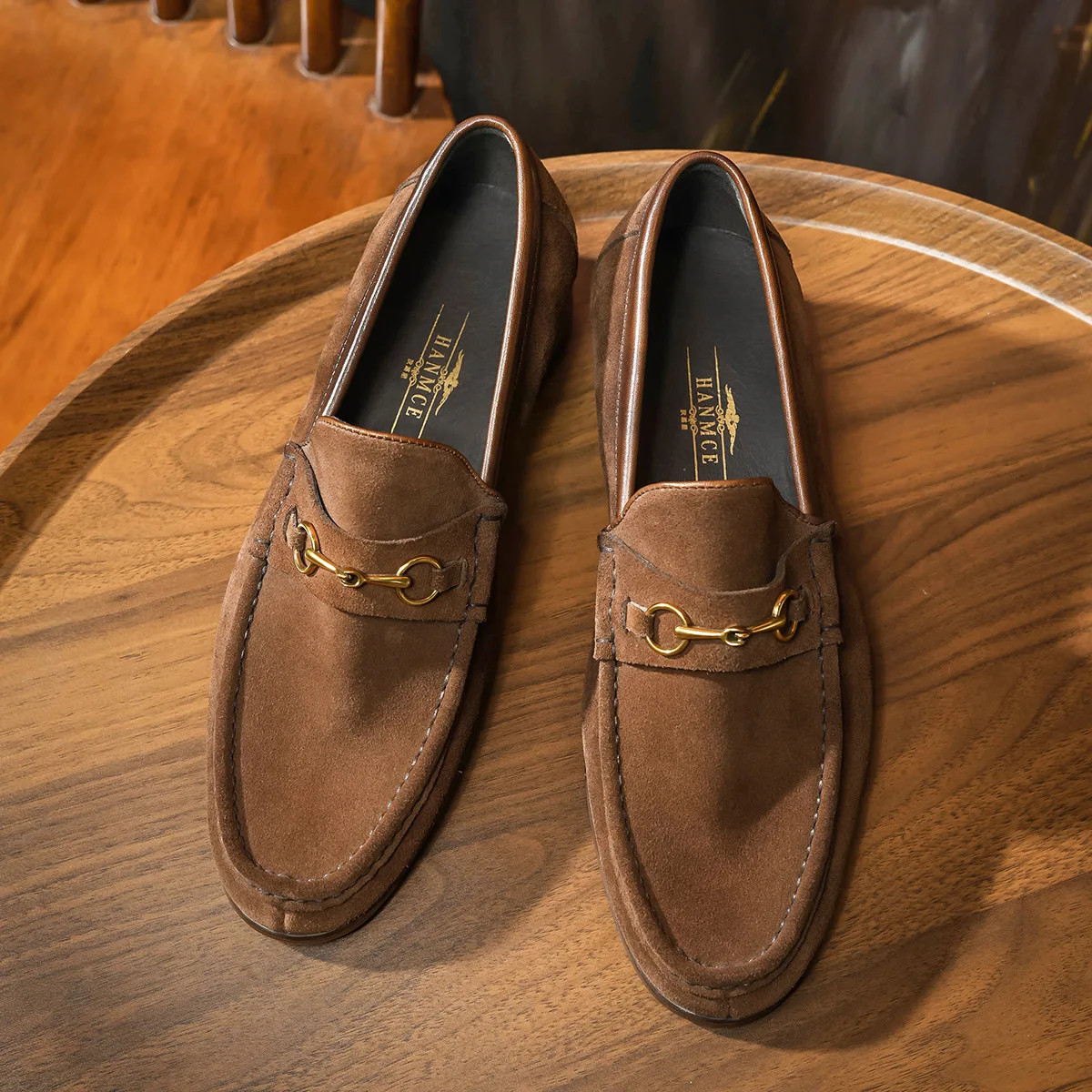 British Style Men‘S Suede Genuine Leather Loafers Dress Shoes Metal Decorated Sl